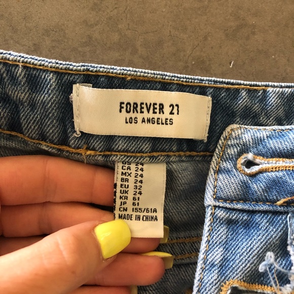 Jean high waisted distressed shorts - Picture 3 of 3